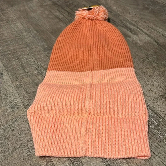 Carhartt Knit Cuffed Pom Pom Beanie, two tone, Apricot Cider  - OS - Picture 4 of 6